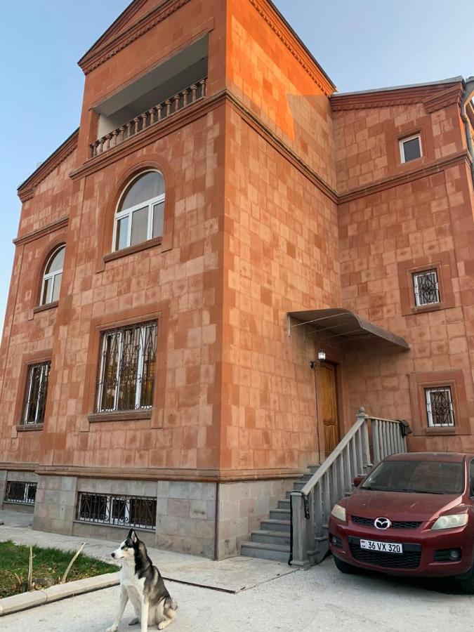 Готель Red Castle Єреван Екстер'єр фото